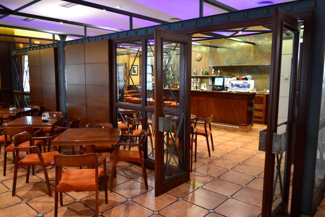 Hotel Alda El Suizo Феррол Экстерьер фото