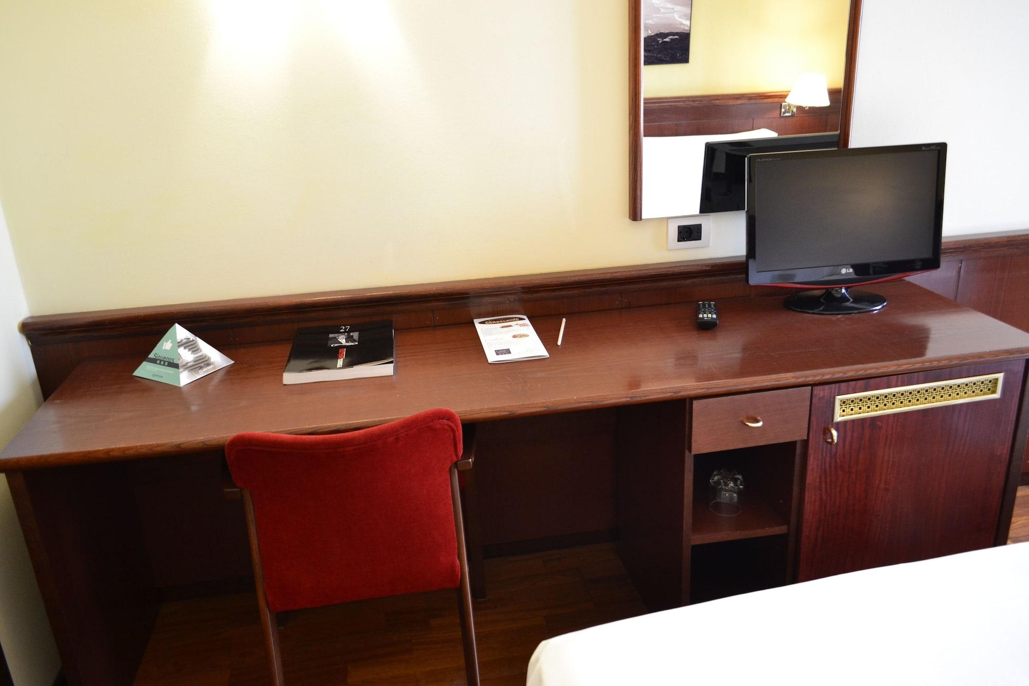 Hotel Alda El Suizo Феррол Экстерьер фото