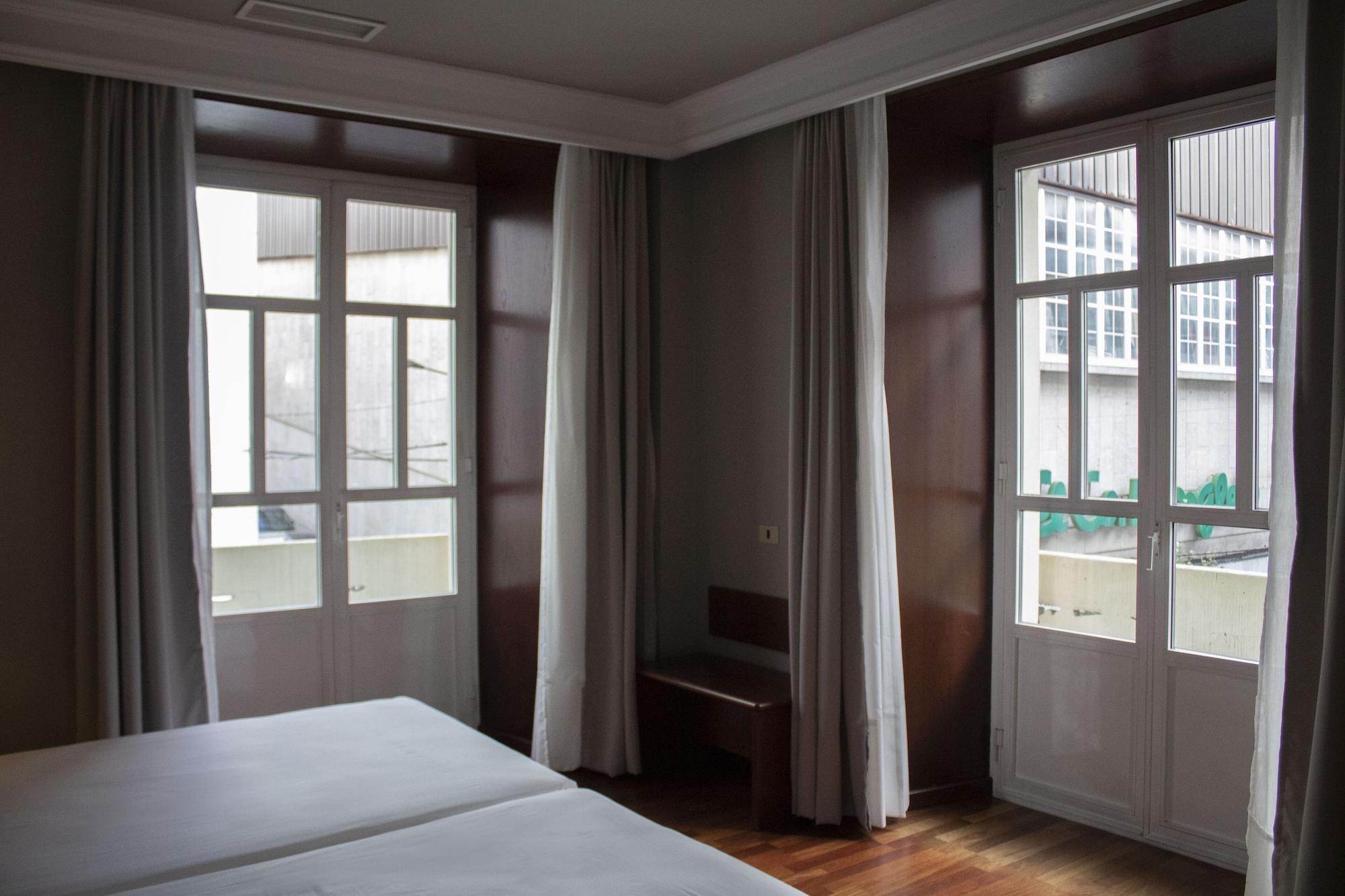 Hotel Alda El Suizo Феррол Экстерьер фото