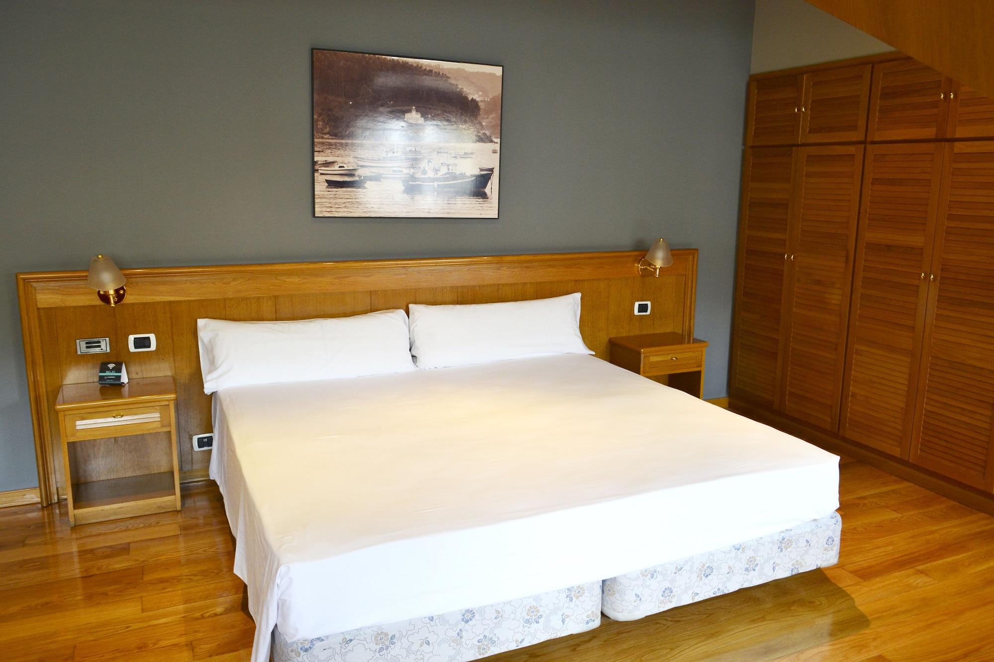 Hotel Alda El Suizo Феррол Экстерьер фото