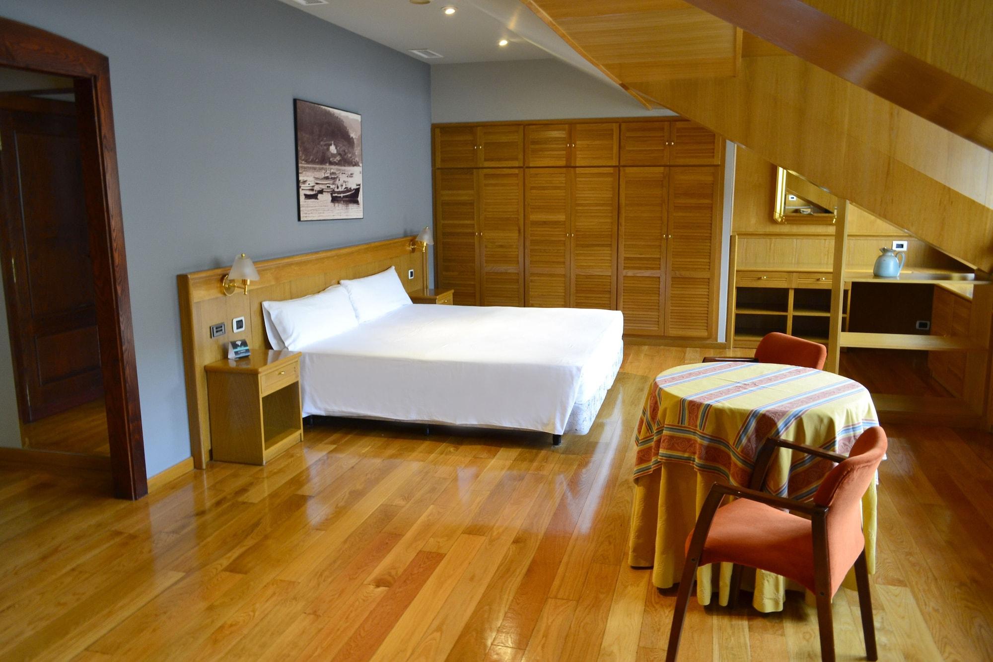 Hotel Alda El Suizo Феррол Экстерьер фото